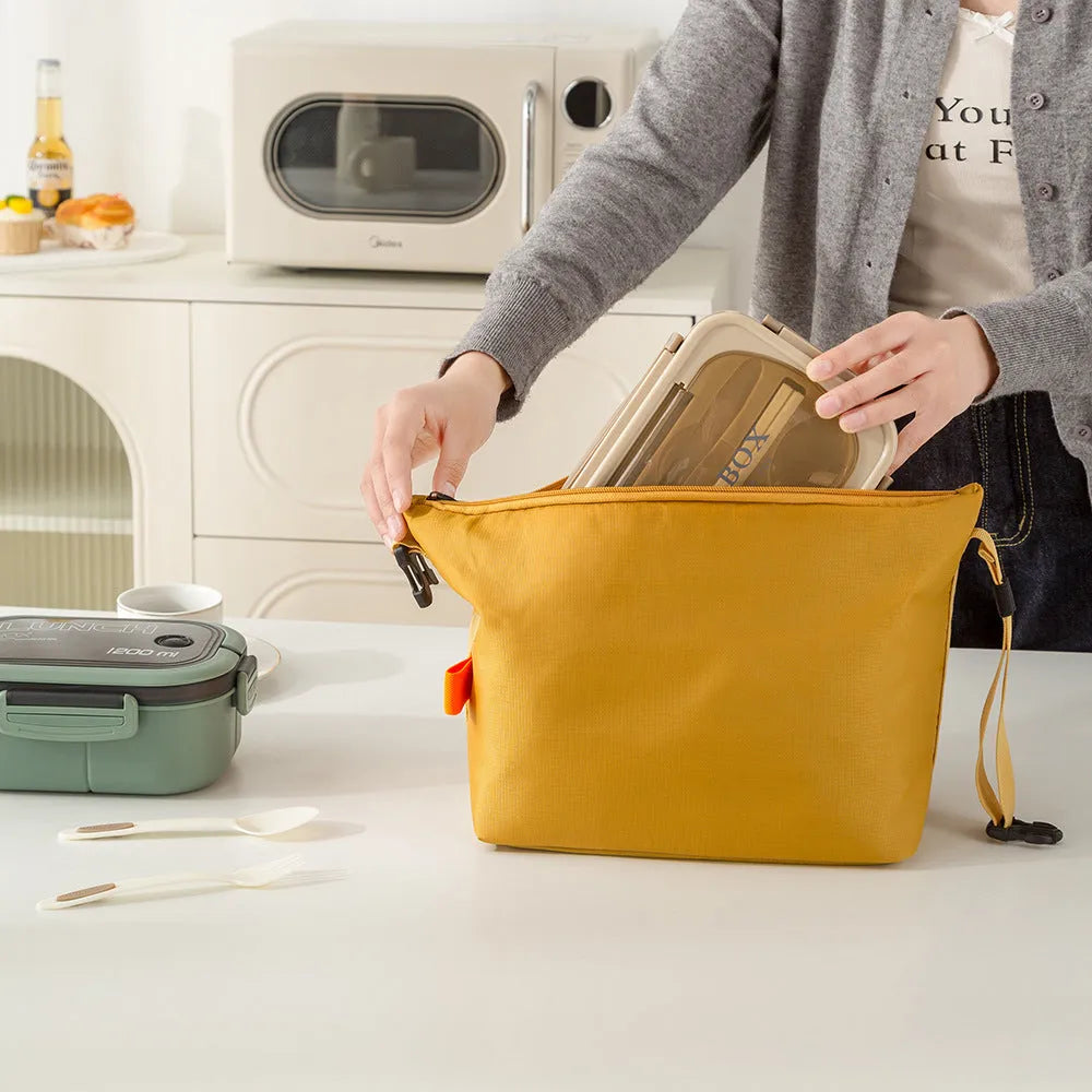 Japanese style insulated Oxford cloth lunch bag in Army Green colour