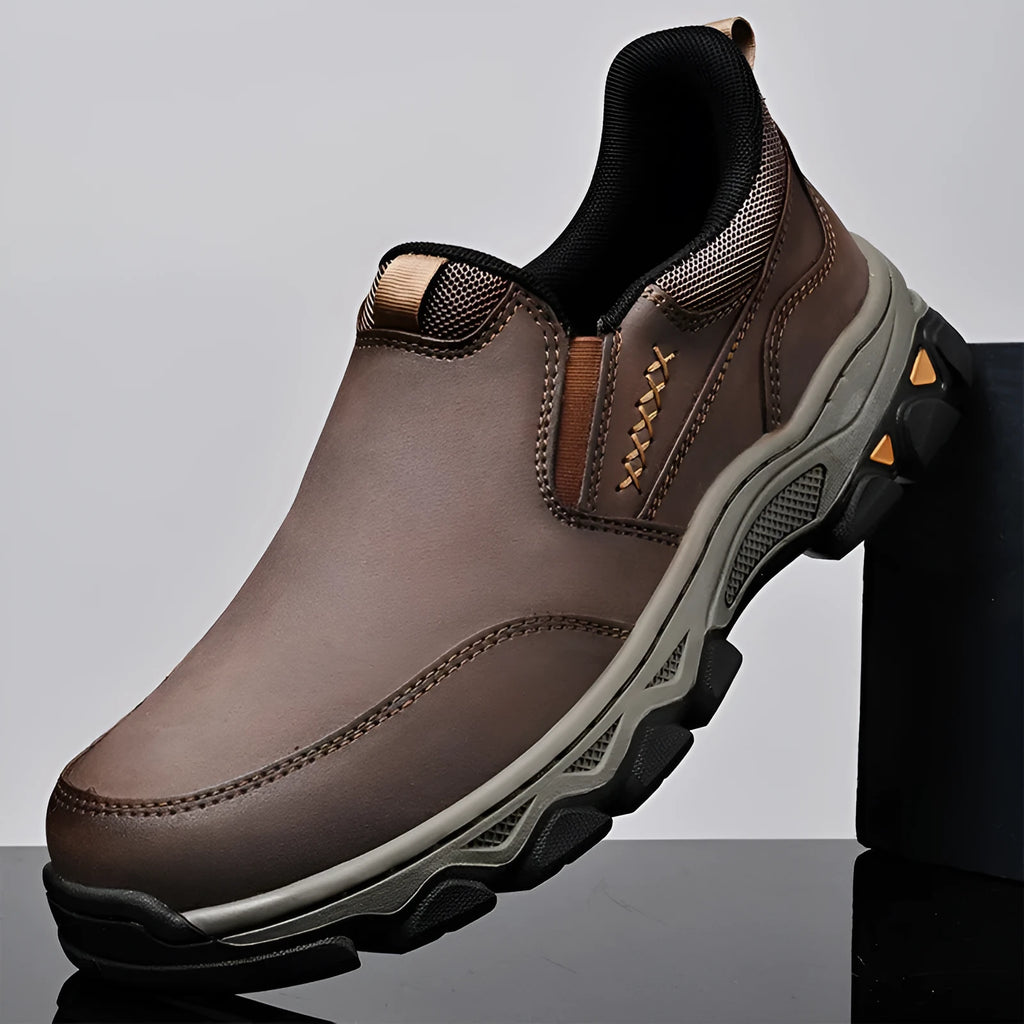 Men's casual shoes with rubber sole and round toe in dark brown, black, or grey colours