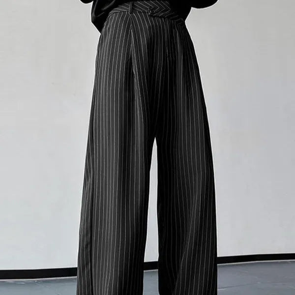 Men's black vertical striped pleated casual trousers with elastic waistband