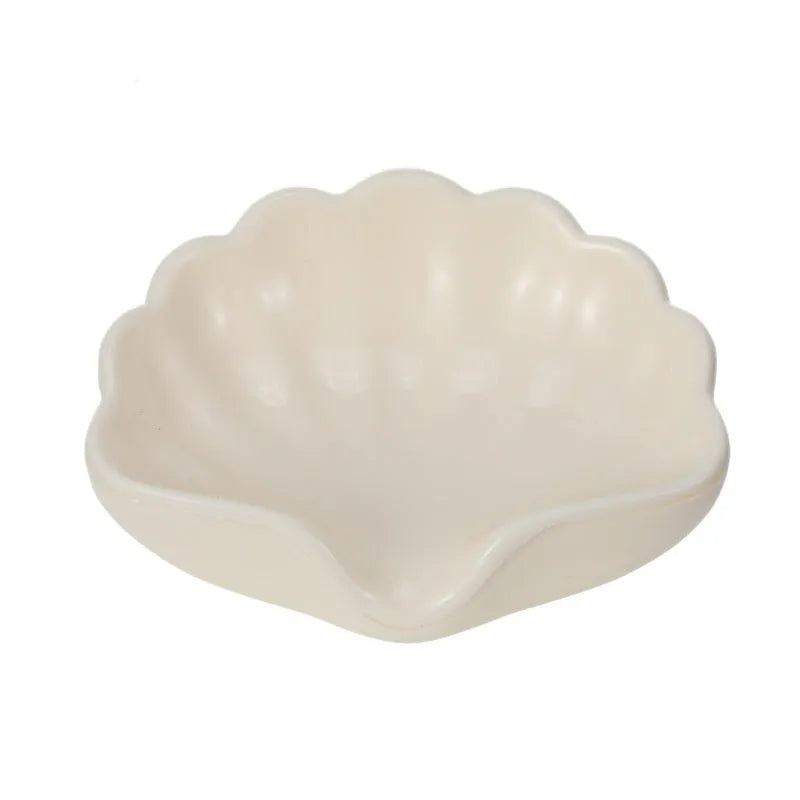 Pearl white shell-shaped plastic soap dish for bathroom measuring 12x9x5.5cm