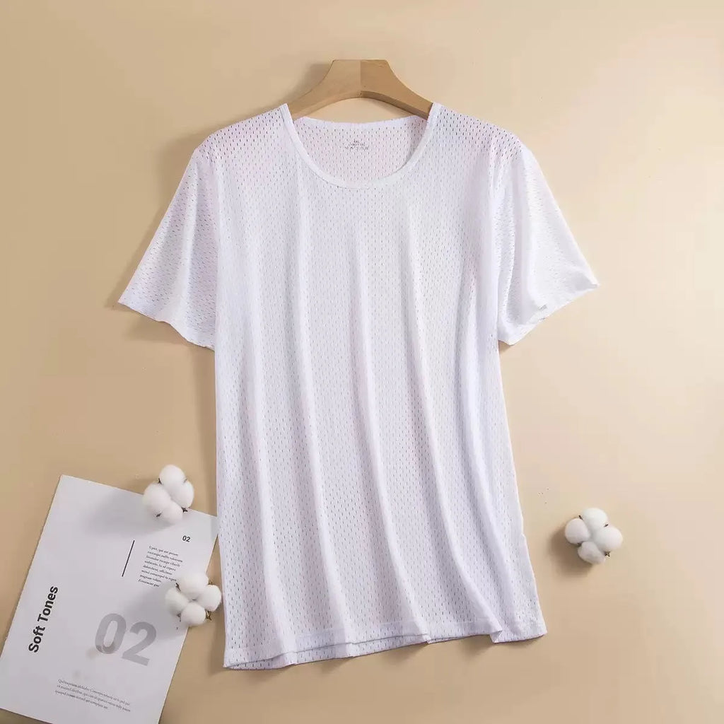 Men's solid colour Ice Silk short sleeve t-shirt in loose regular fit.