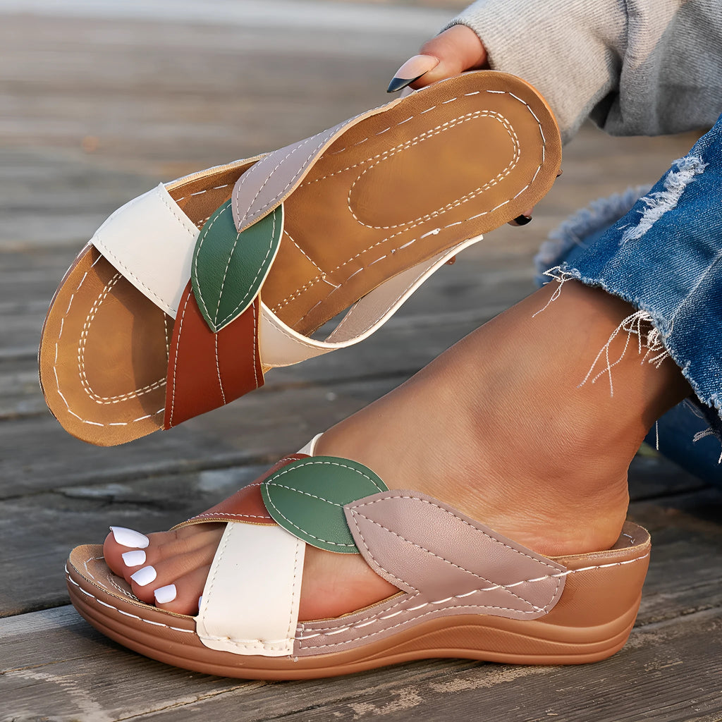 Women's black thick-soled slippers with cross-strap and peep-toe fish-mouth design