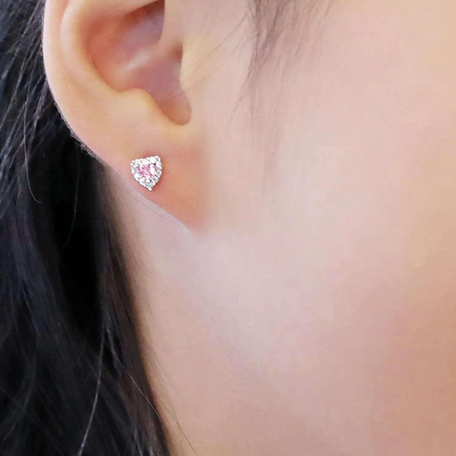 925 silver heart shaped stud earrings with diamond zircon in white colour, light luxury design for women