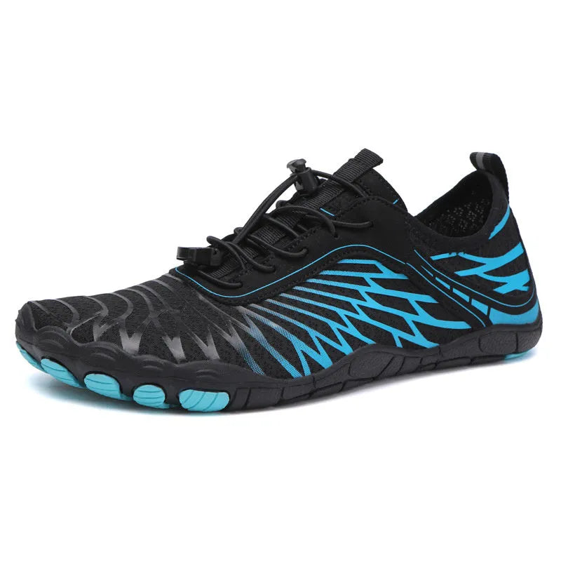 Outdoor lace-up casual shoes in multiple colours on a non-slip rubber sole.