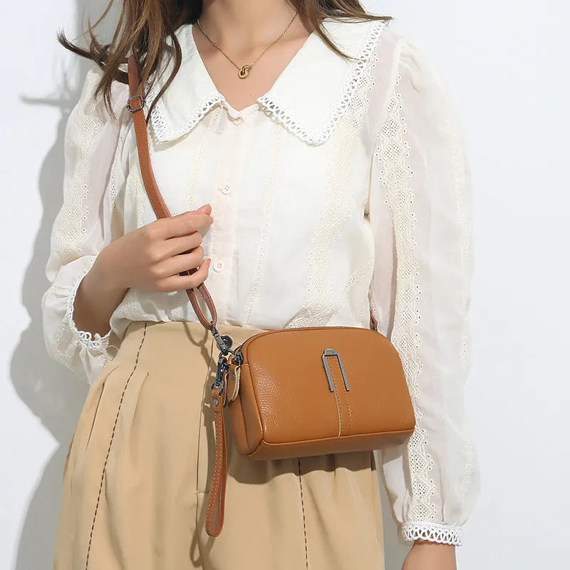 Genuine leather women's square shoulder bag in urban style, dimensions 19cm by 13cm by 6cm