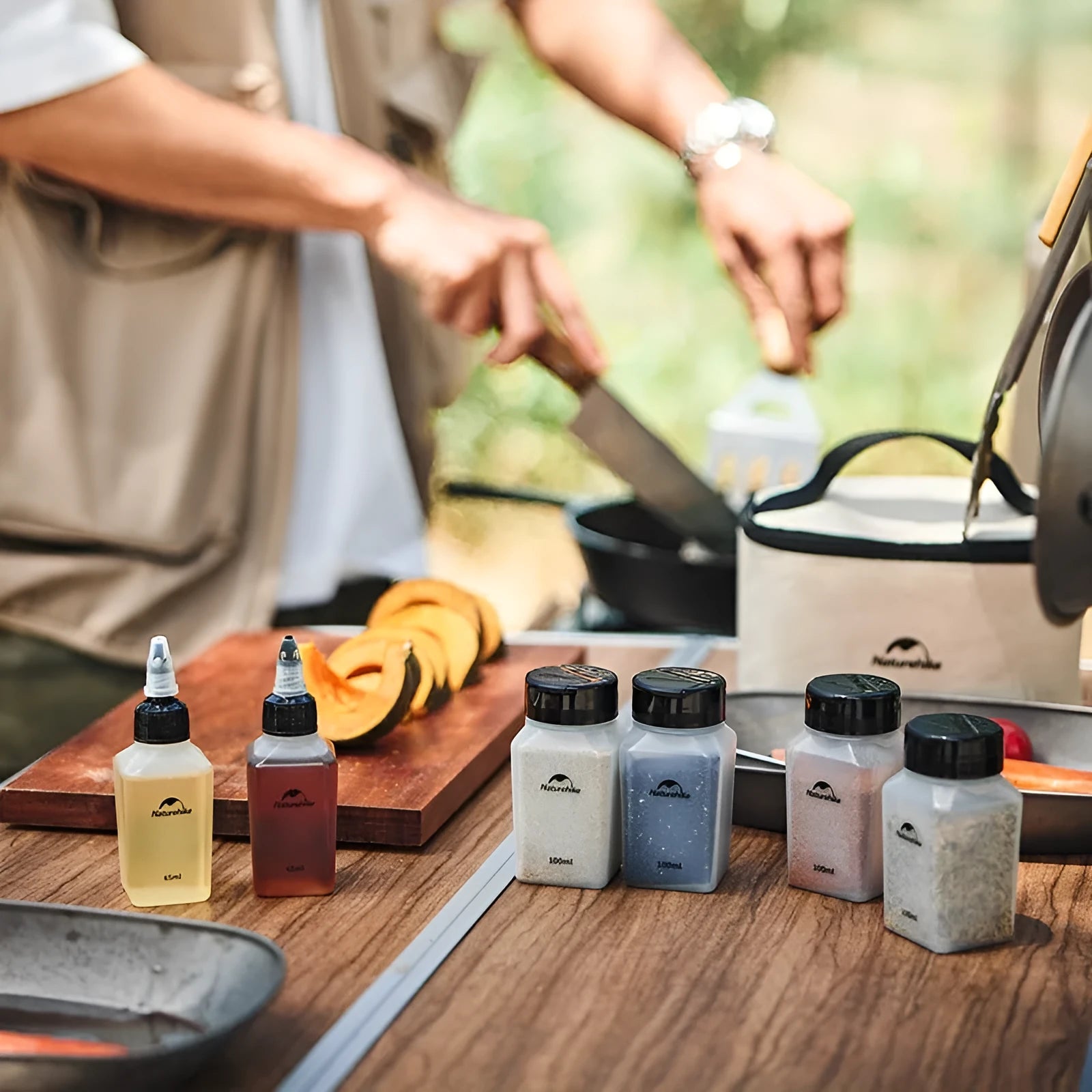 Naturehike six-piece portable seasoning bottle set with modern simplicity design
