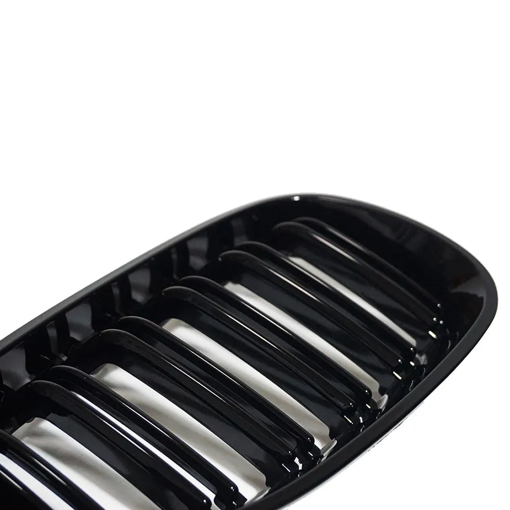 Pair of black carbon fibre look ABS grilles for BMW 5 Series E60 E66 models