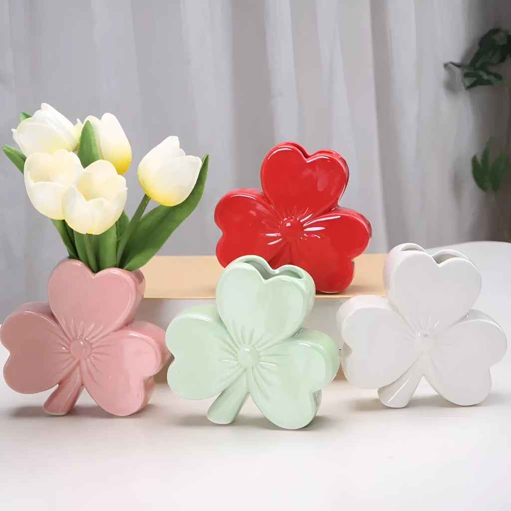 Clover-shaped white porcelain ceramic vase in European style with choice of four colours