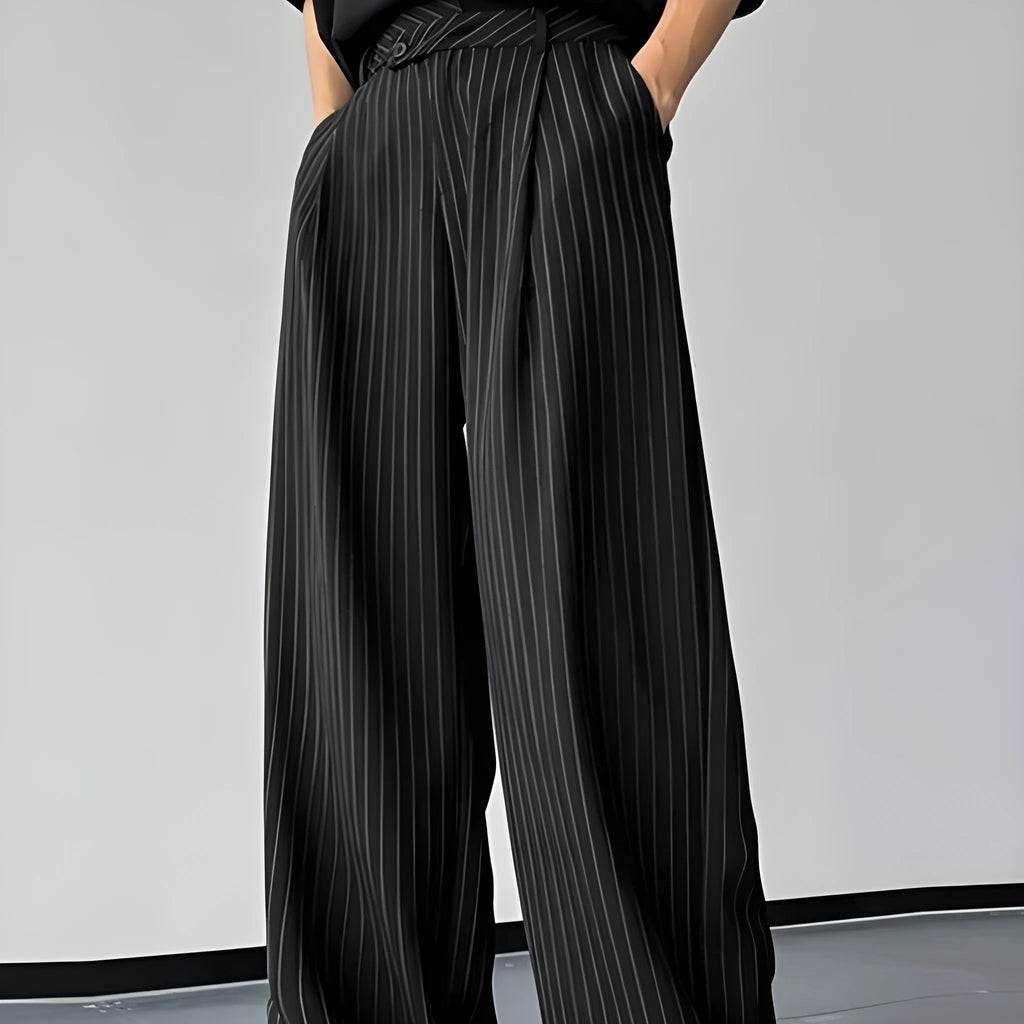 Men's black vertical striped pleated casual trousers with elastic waistband