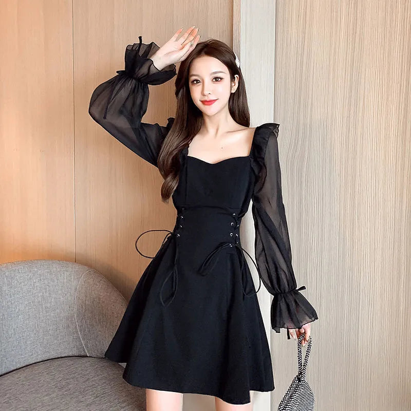 White long sleeve maxi dress with waist-slimming patchwork chiffon design