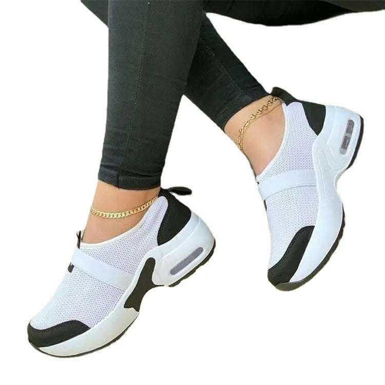 Women's flat lightweight mesh sneakers in multiple colours with a rubber sole