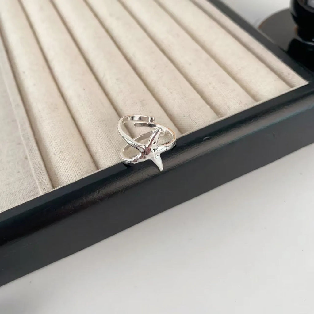 Three-dimensional jasmine flower adjustable ring in zinc alloy with floral design