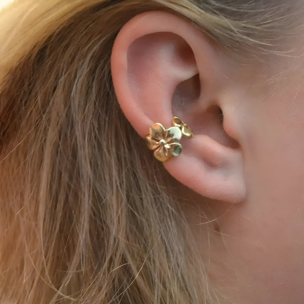 Women's gold electroplated alloy earrings with starfish and scallop animal zodiac design