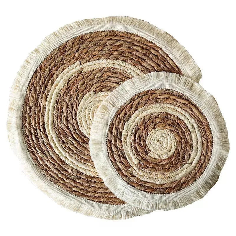 Round straw placemat with tassel edges in papyrus material showing corn rope colour option