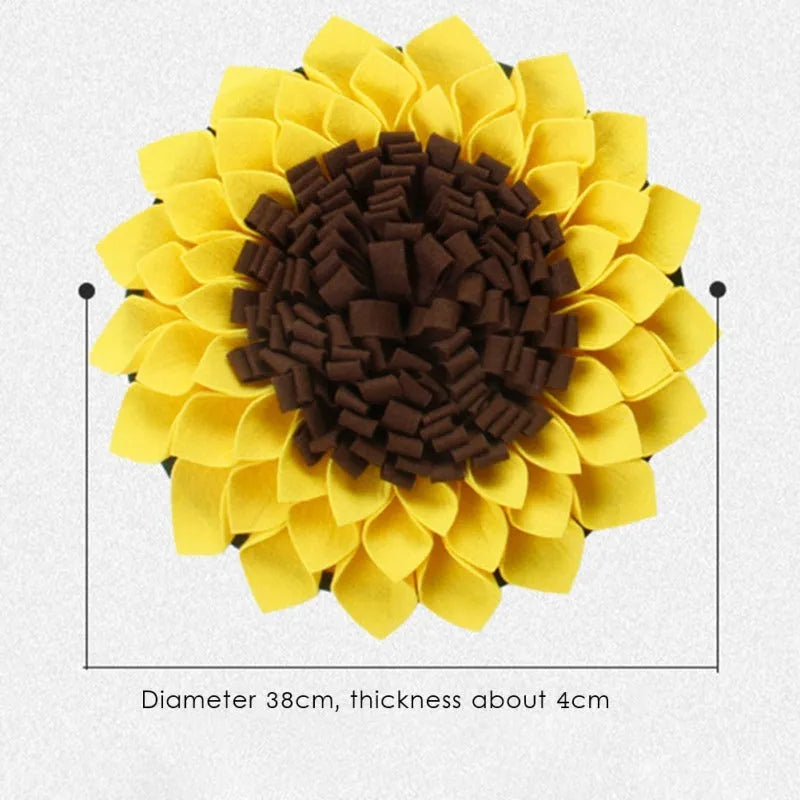 Yellow sunflower-shaped dog snuffle mat measuring 37.5x37.5x4 cm with rope buckle attachment