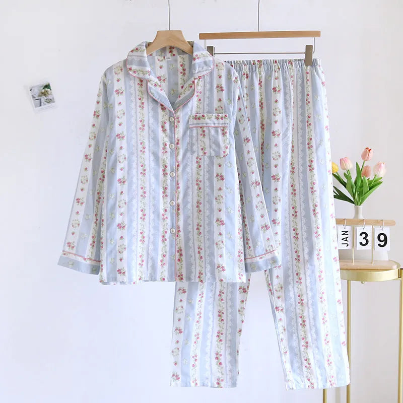 Women's cotton gauze pyjama set with long sleeves and trousers in striped or fruit print patterns