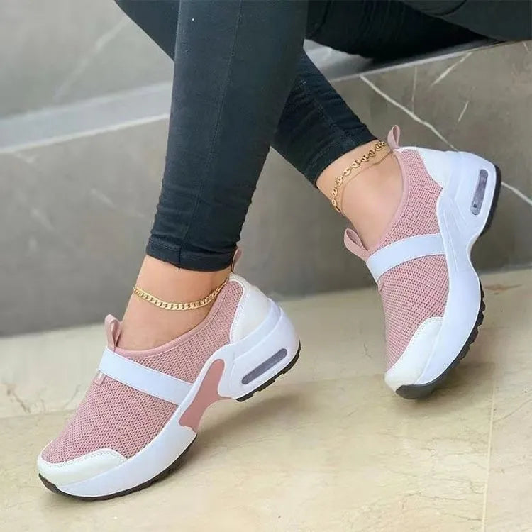 Women's flat lightweight mesh sneakers in multiple colours with a rubber sole