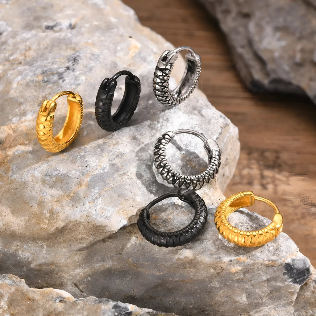 Stainless steel snake pattern hip hop earrings in black or gold with curved bar design
