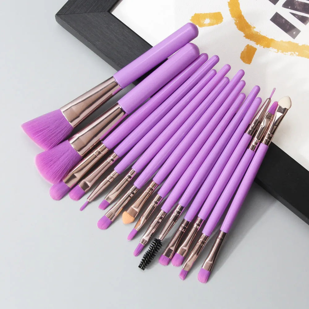 18-piece makeup brush set with fan-shaped cosmetic tools for professional application