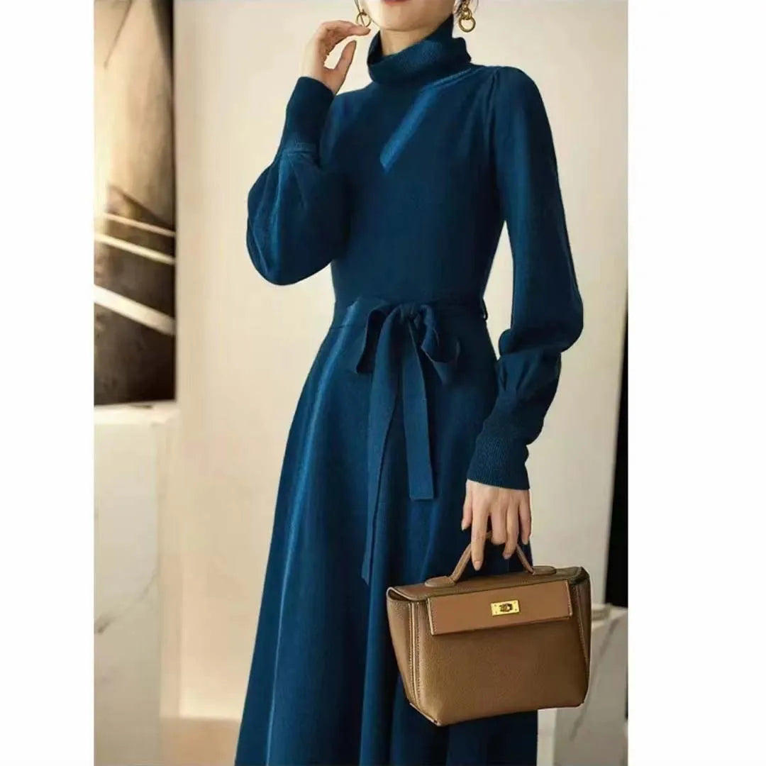 Women's solid colour turtleneck knit dress with long sleeves and elastic waist