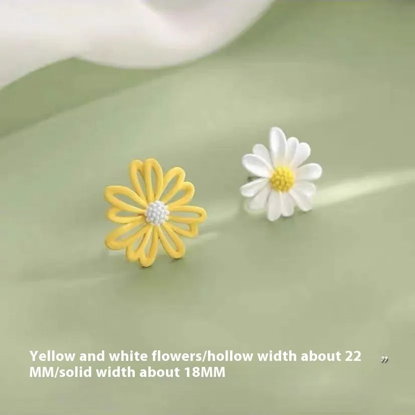 Women's alloy cartoon flower stud earrings showing blue and orange, white and green, and yellow and white colour combinations