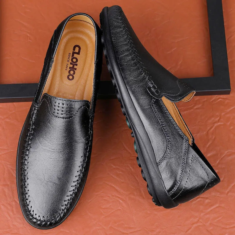 Men's round-toe casual leather shoes in cowhide, shown in black with a flat rubber sole.