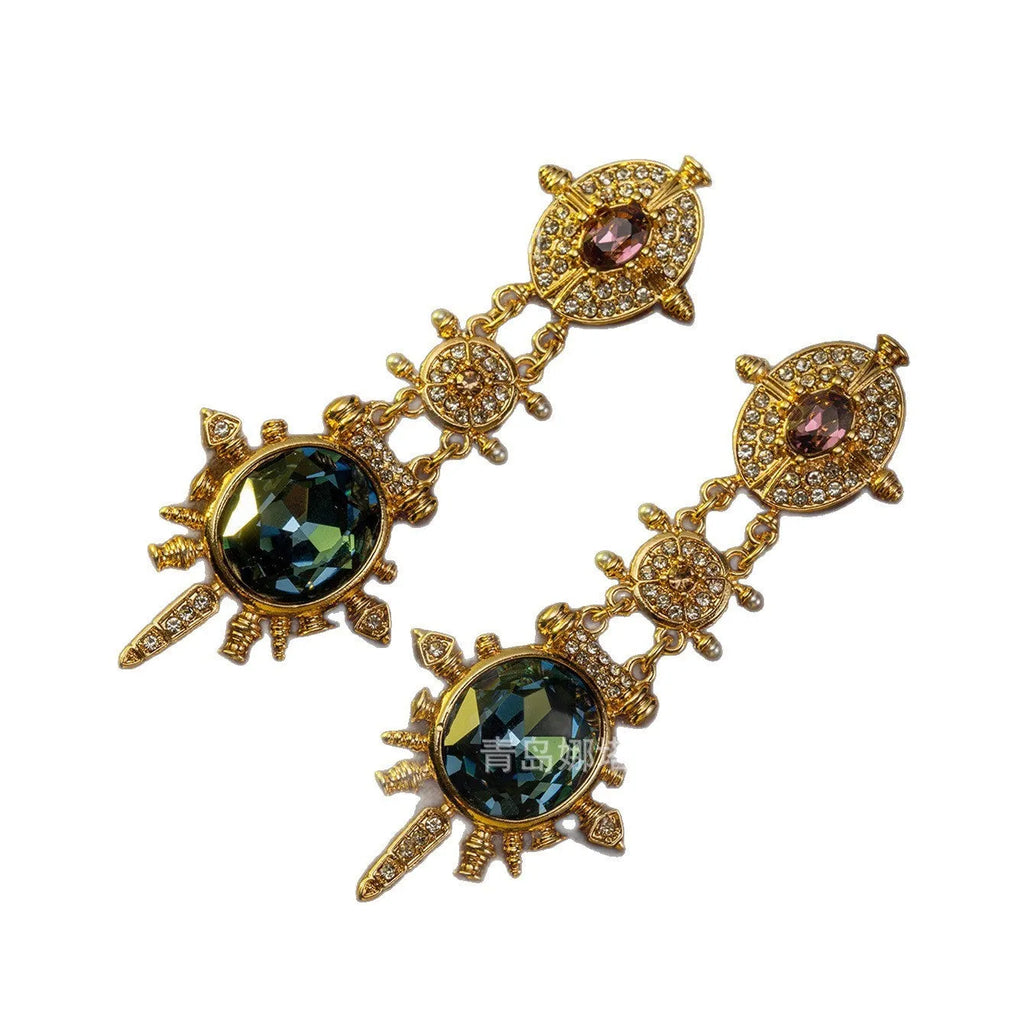 Gold retro geometric stud earrings with round shape and diamond-treated alloy surface