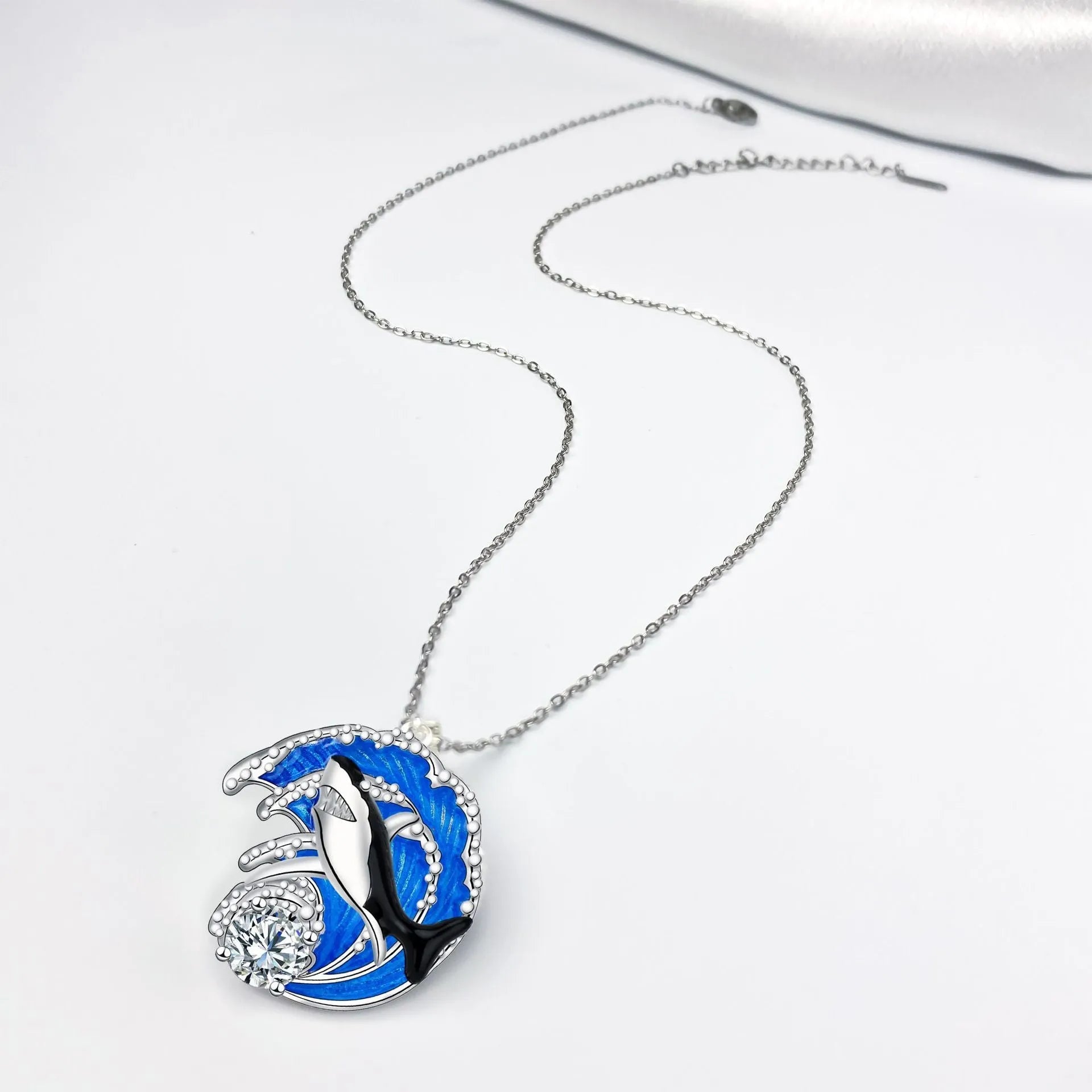 HAILANG women's shark necklace with copper pendant on a cross chain, adjustable length.
