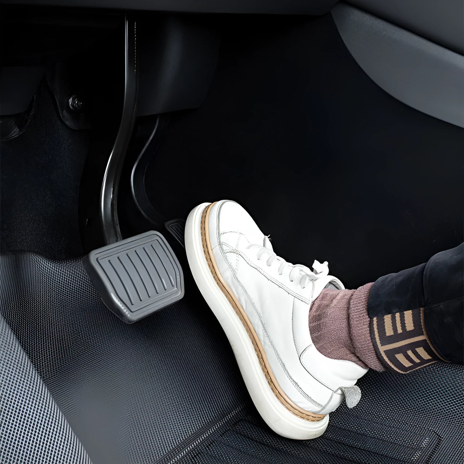 TPR material floor mat set for Tesla Model Y showing foot mats, tailbox mats, and storage box mats.
