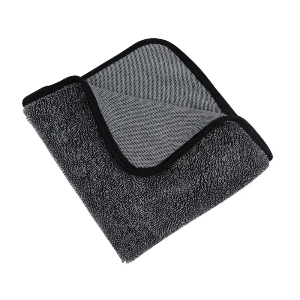 Grey microfiber car drying towel measuring 40 by 40 centimetres