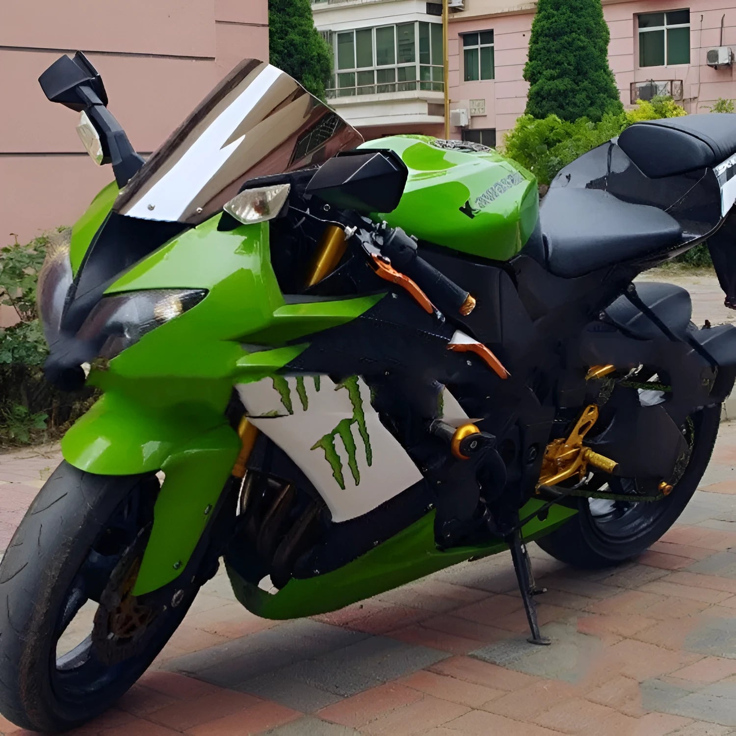Blue motorcycle windscreen for Kawasaki ZX-6R and ZX-10R models