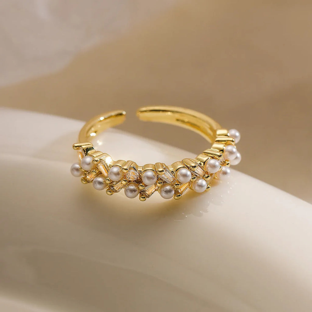 Women's adjustable copper ring with 18K gold plating, geometric shape, zircon and pearl accents, micro inlay finish