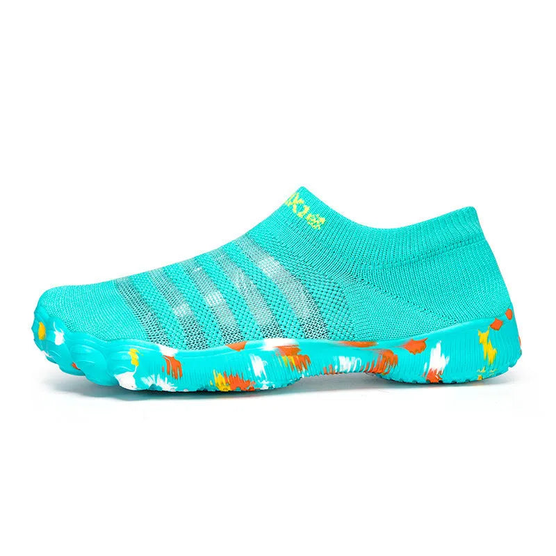 Men's lace-up water shoes with flyknit upper and rubber sole in camouflage colour