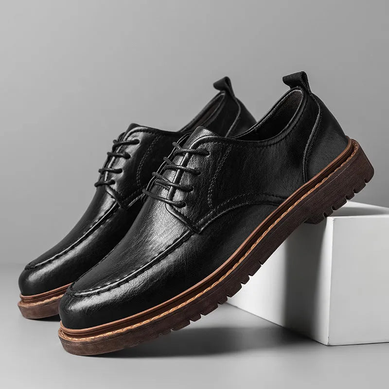 Casual leather shoes in black and brown with round toe design and rubber soles