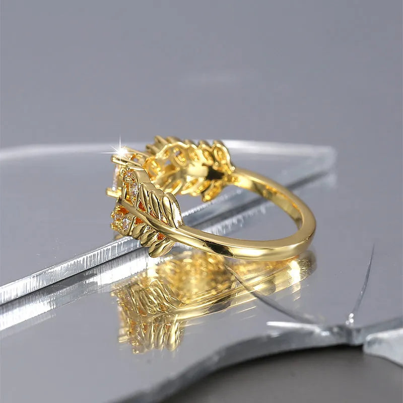Xiaoxiangfeng gold zircon ring for women, copper, electroplated, geometric design