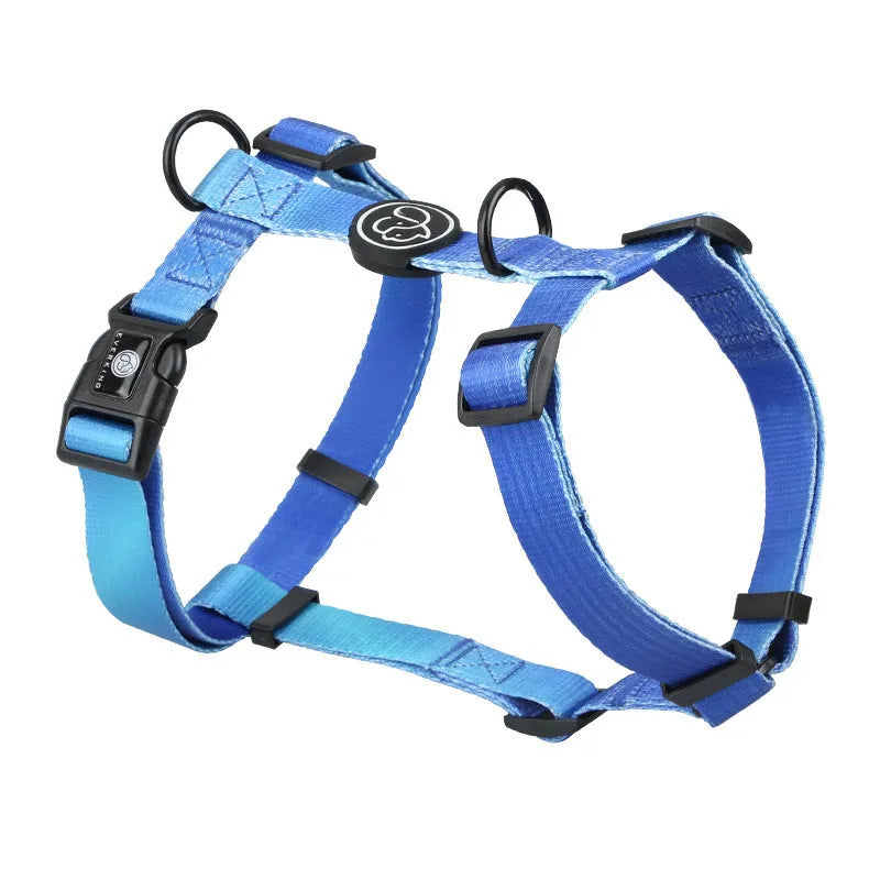 Gradient colour pet chest strap made of polyester in sizes S, M, L.
