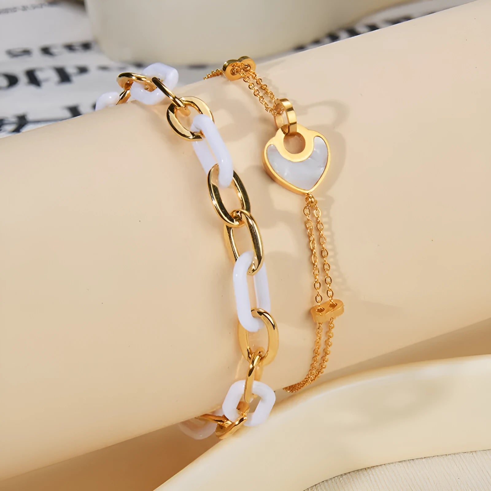 Women's stainless steel and resin bracelet with double-layer loving heart design in ins style