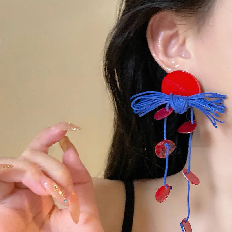 Geometric women's earrings with cloth construction and silver needle-blue resin flower colour