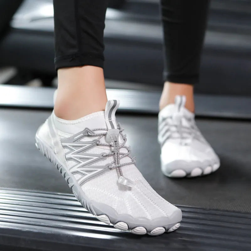 Indoor fitness training shoes with rubber sole and mesh lining in L2025 colour options