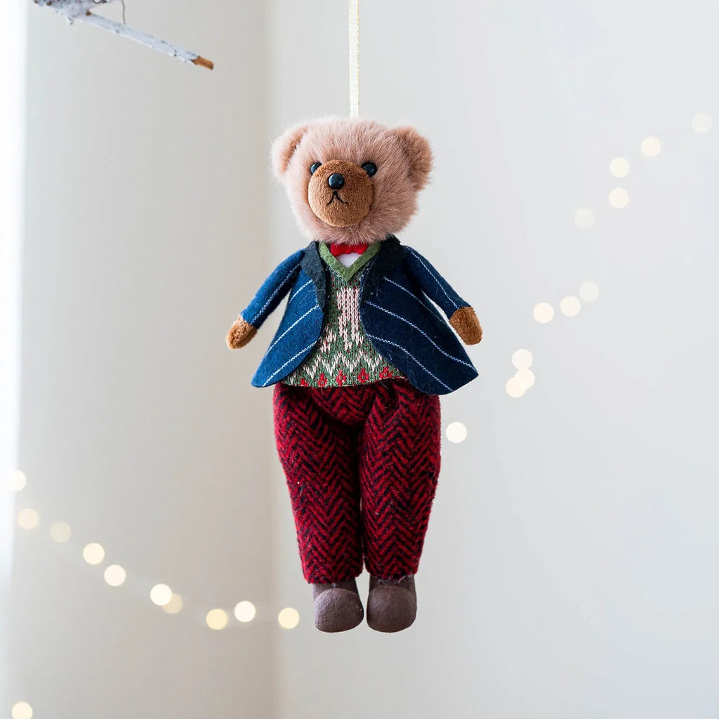 Cartoon-style plush bear couple wearing cotton plaid suits, gentleman bear and princess bear.