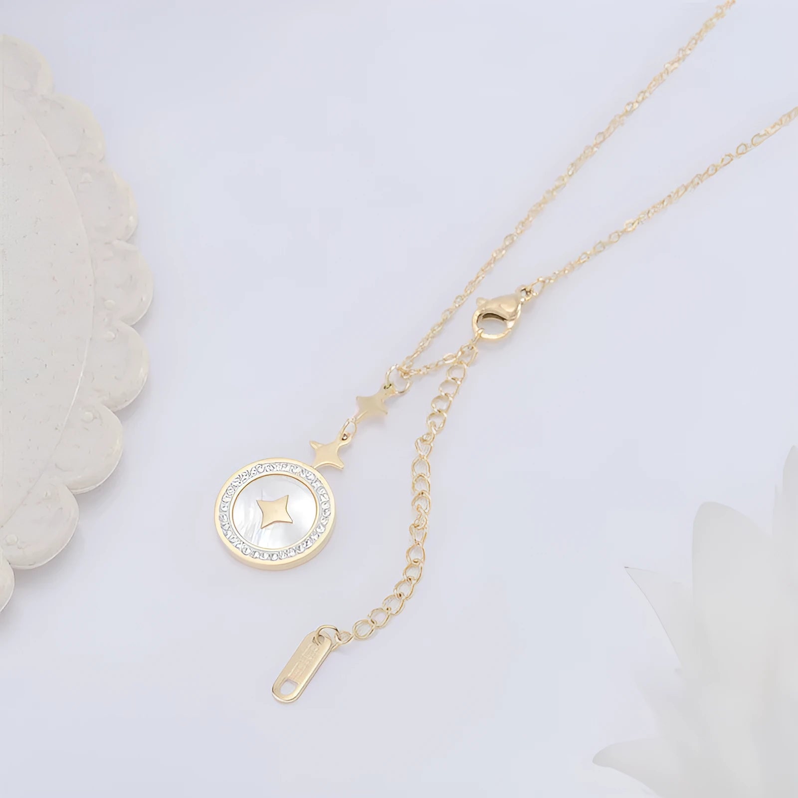 Women's six-pointed star titanium steel necklace in rose gold or gold with geometric pendant and adjustable chain