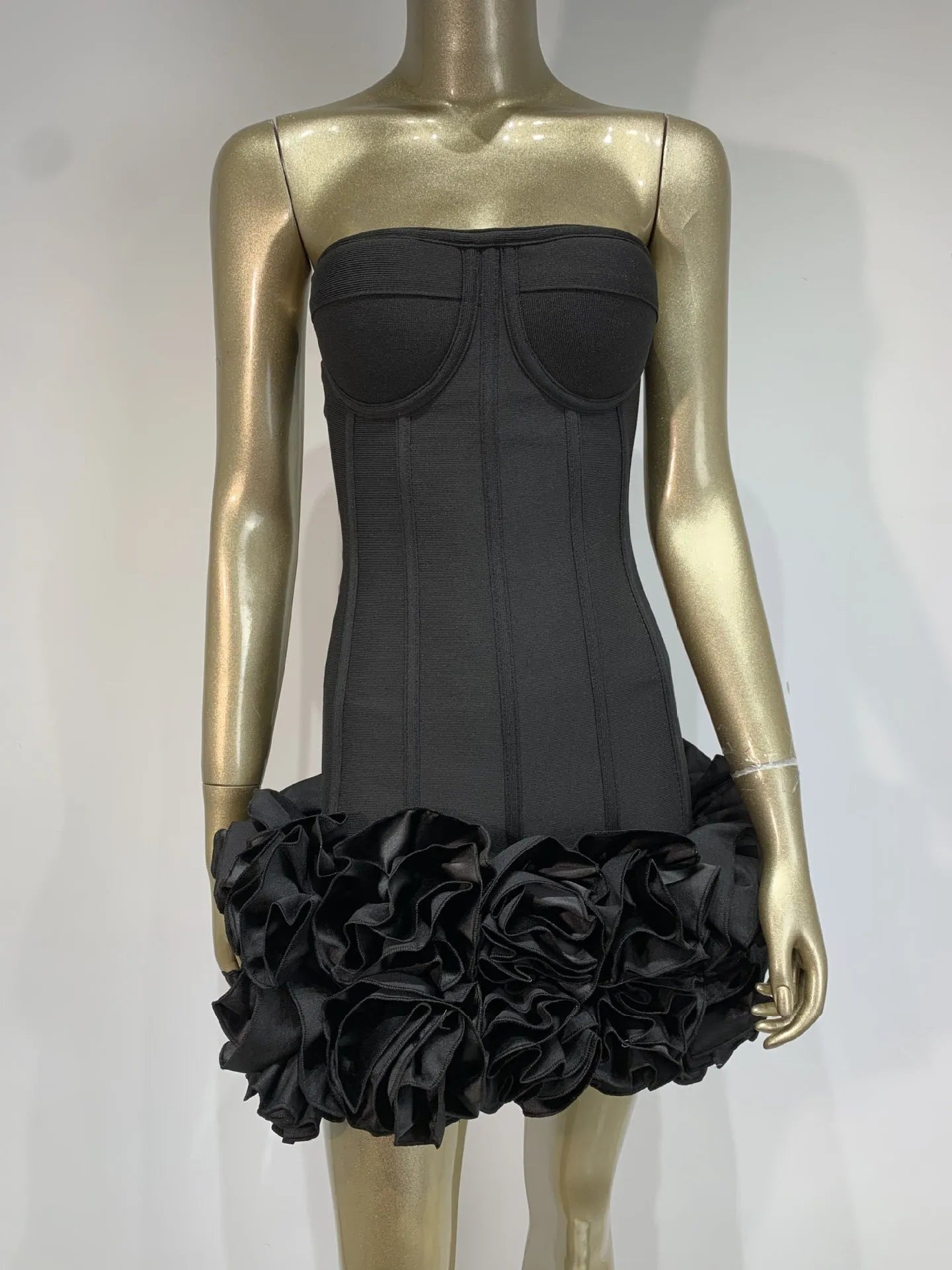 Women's solid colour polyester dress with mid waist design in urban style