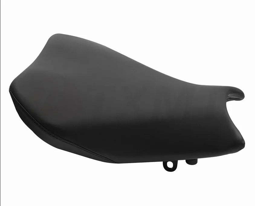 Suzuki GSXR1000 motorcycle with black PU leather front and rear seat covers installed.