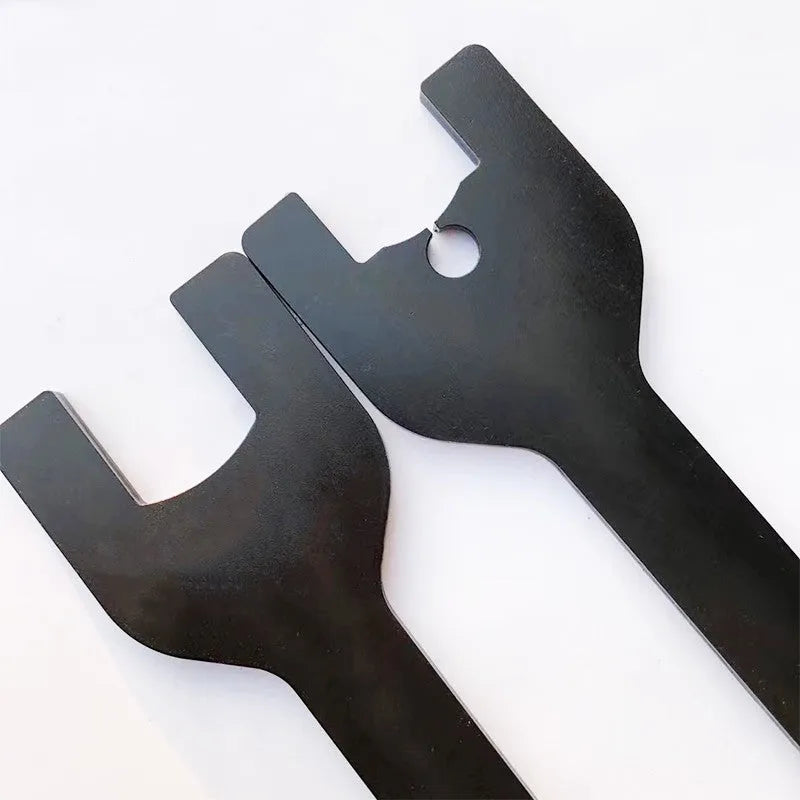 Land Rover fan wrench set showing 36mm and 40mm alloy steel spanners for coupler adjustment.