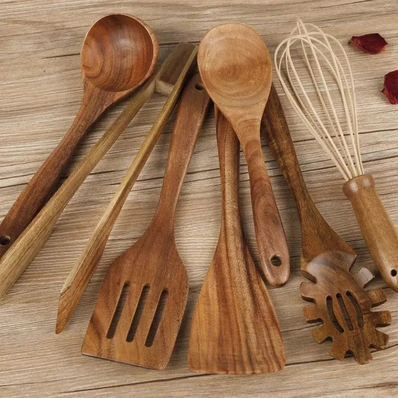 Seven wooden cooking utensils with spoon shovel designs for non-stick pan cooking