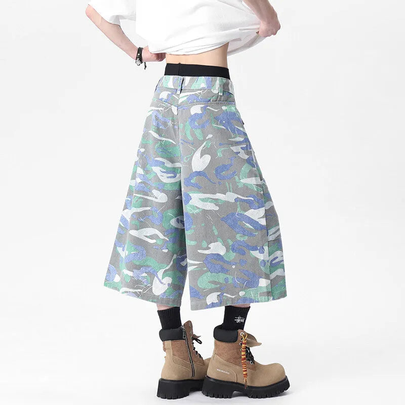 Camouflage cotton work trousers with cargo pockets and straight-leg cropped fit
