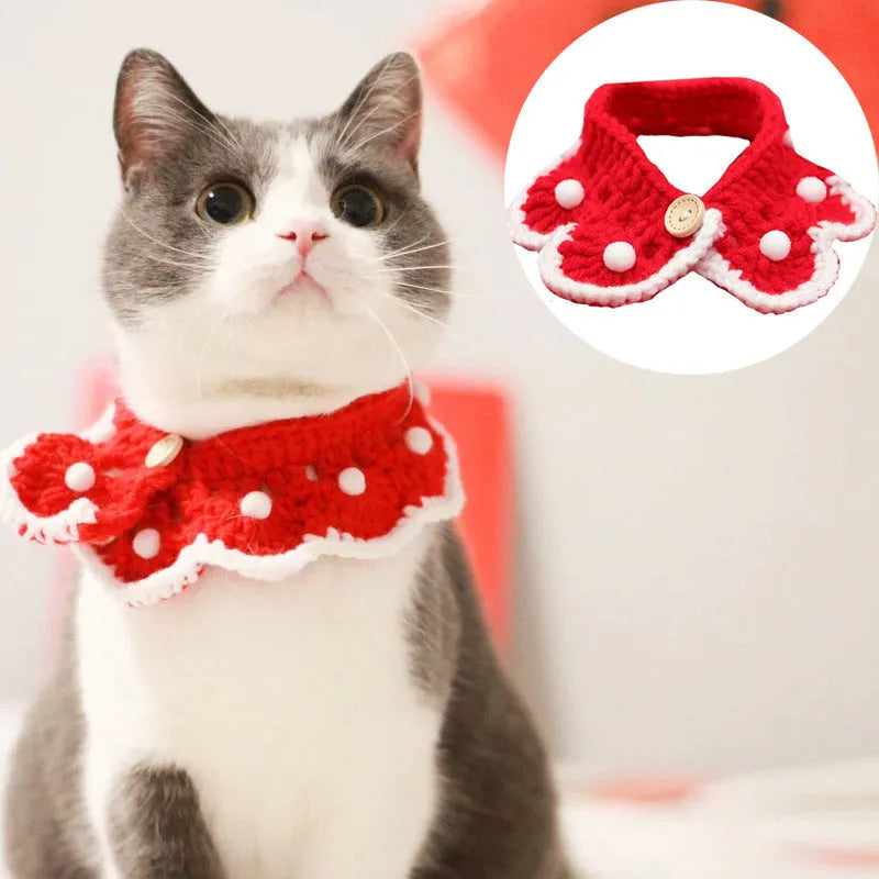 Knitted pet collar in milk cotton with cartoon pattern, showing customisable colour options and size variations