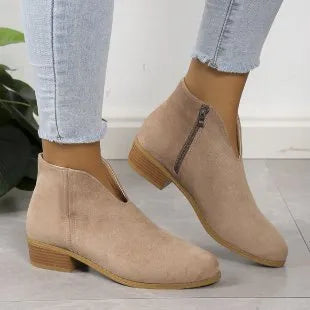 V Cut Chelsea women's chunky heel pointed ankle boots in solid colour, side zipper, artificial PU upper, rubber sole