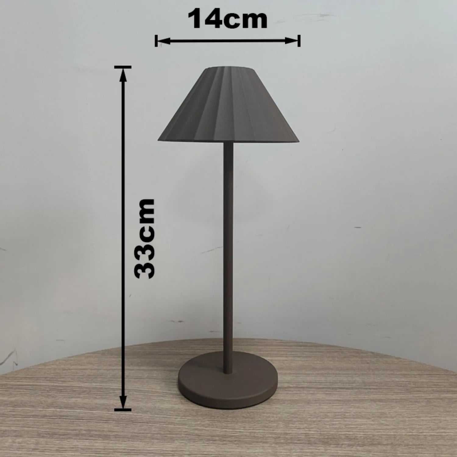 Alloy desk lamp in black, brown, sand, or white with USB-C port and touch dimming switch.
