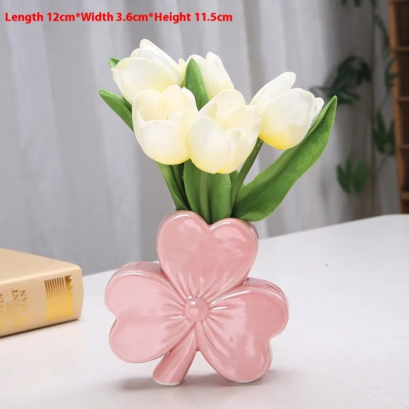 Clover-shaped white porcelain ceramic vase in European style with choice of four colours